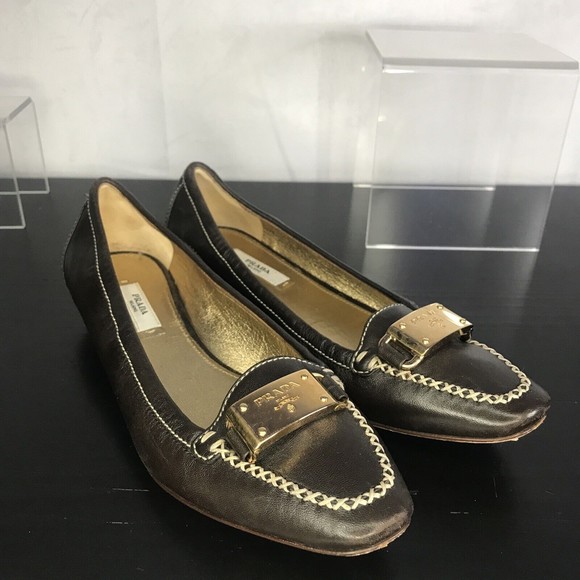Prada Milano Women’s Brown Leather Gold Buckle Loafers Size EU Size 36/US Size 6 - Picture 1 of 5